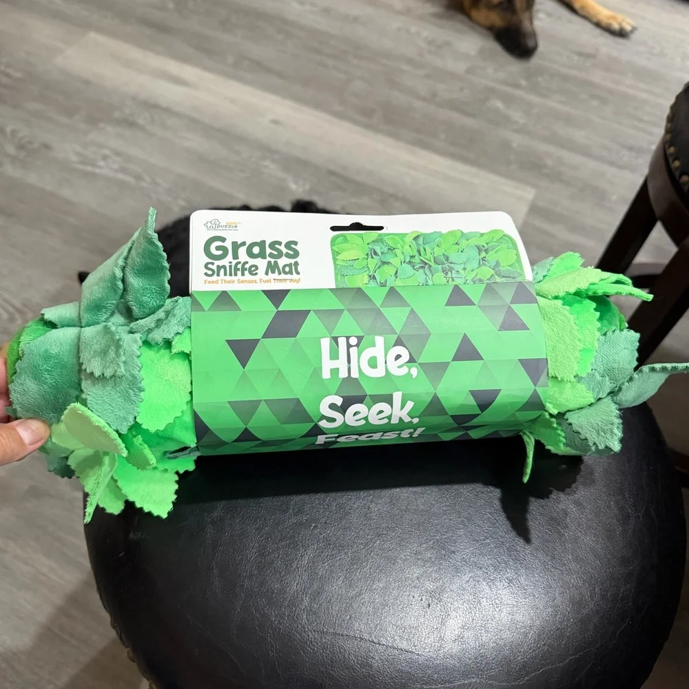 Dog Grass Sniffing Mat / Feeder